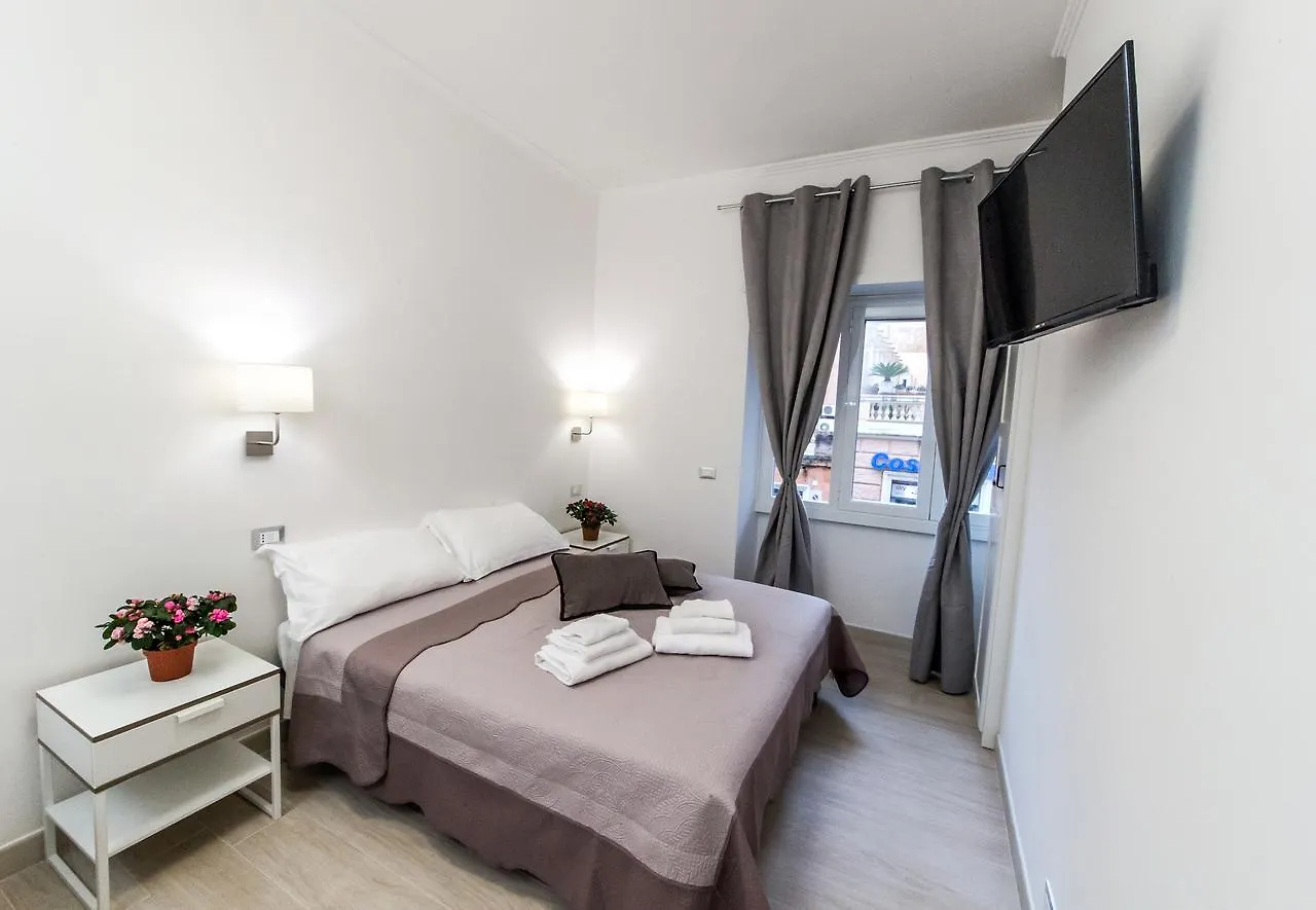 Hotel Mr. Charlie Brown Rom 2*,  Italien