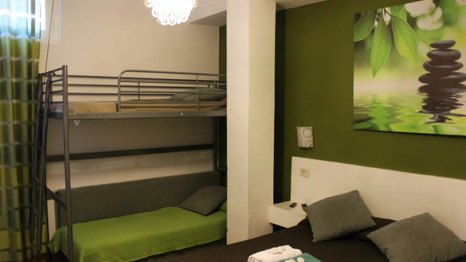 Hotel Mr. Charlie Brown Rom