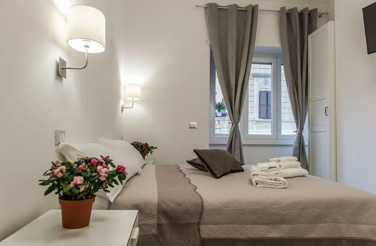 Hotel Mr. Charlie Brown Rom 2*,  Italien